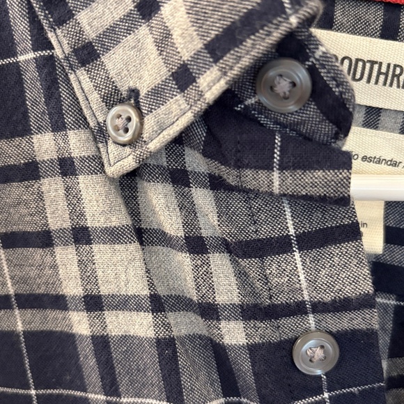 🤯 Goodthreads Plaid Button‑Down – Navy + Gray + White (Size Large) - Picture 4 of 8